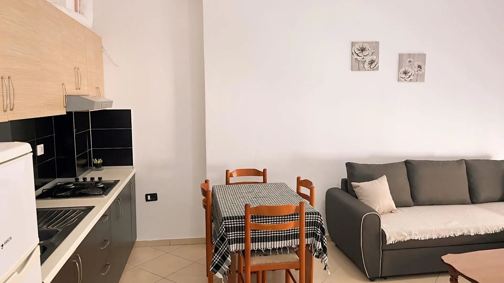 Gerald'S Central Apartments Vlore